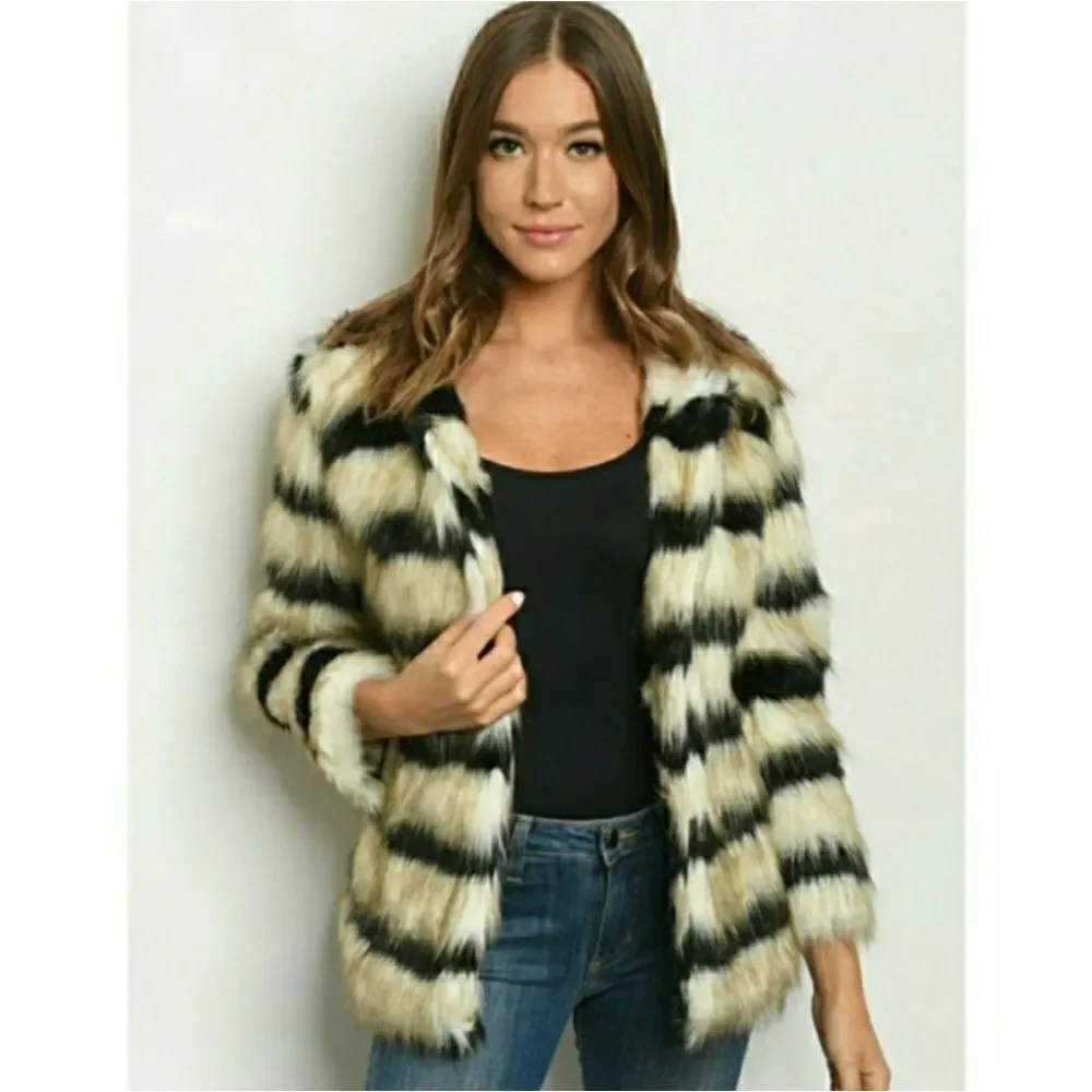 FAUX FUR STRIPED COAT - Picture 2 of 7